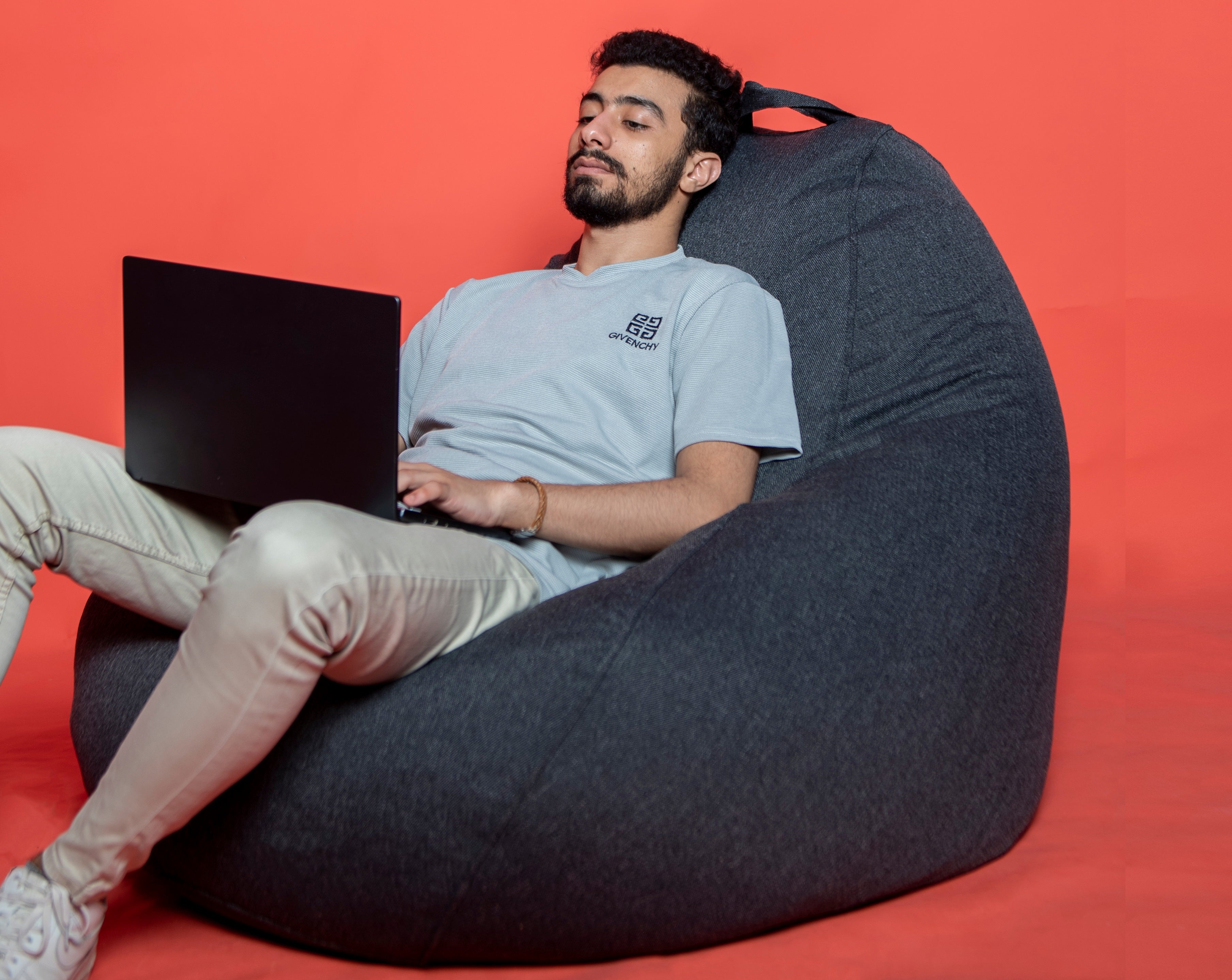 بين باج رمادي غامق اكس لارج 